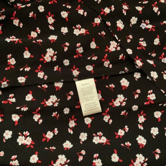 Max Studio floral wrap dress - Picture 2 of 7